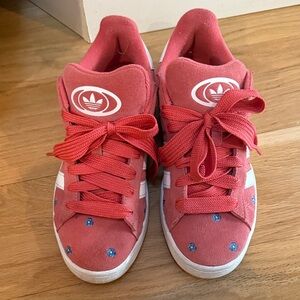 Adidas Women’s Campus in Red with daisies